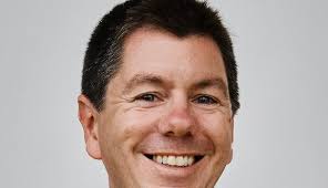 Dans la peau de...» Louis Roussel, auteur d'un premier roman avec  «Hors-vivant»