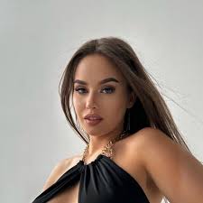 Dasha (@iamdarllona) · Toronto, ON