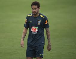 El president de veneçuela, nicolás maduro, ha demanat als empresaris del país respectar les lleis fiscals, que acaben de ser reformades, per evitar caure en delictes. Neymar Wird Vergewaltigung Vorgeworfen Salzburg24