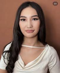 digarderob В новой съемке Luisa Wang привычные формы обретают новое  звучание. Это история о стиле, который не знает границ времени — и о  деталях, через которые прошлое встречается с настоящим. Модель и