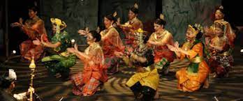 Malaysia merupakan negara berbilang kaum dan masyarakat iaitu terdiri daripada masyarakat melayu,india,cina,iban dan sumazau. Tarian Tarian Tradisional Di Malaysia Unique Of Malaysia