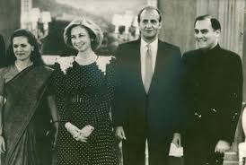History photos the iron lady sonia bollywood celebrities formal saree black and white pictures history of india khadi saree rajiv gandhi. Sonia Gandhi Excellent Chef To Congress President 10 Interesting Facts You Didn T About Her The New Indian Express