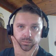 Robert Sladewski's Instagram, Twitter & Facebook