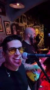 El #jueves 6/11 se pone “generoso” en @labodeguitamardelplata 🥳, ., 👉🏼  Con tu cena, ¡Mojitos @rongeneroso libres toda la noche! #free #gratis  #juevesgeneroso 💣, ., 🙌🏼 Show en vivo de Río Trío Covers🎶. ...