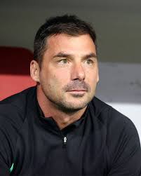 Zsolt Löw übernimmt Cheftrainer-Amt bis Saisonende +++ Zsolt Löw ist neuer  Cheftrainer von RB Leipzig. Der 45-Jährige unterschreibt einen Vertrag bis  zum Ende der Saison 2024/25 und wird am Montag erstmals