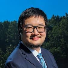 Kenneth Maher's Instagram, Twitter & Facebook