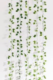 Panel de pared de plantas artificiales 3d 40x60cm alfombra de cesped de plastico para exteriores decoracion fondo de boda fiesta jardin pared de tanto con plantas y flores naturales como artificiales en cualquier lugar. Faux Hanging Vine Garland Urban Outfitters Decoracion Con Plantas Artificiales Decoracion Plantas Plantas Artificiales