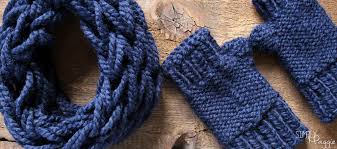 These gloves are ideal for the transition from fall into winter, too! Chunky Fingerless Mittens Pattern Simplymaggie Com