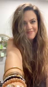 We were feeling the wild look today 🦁 Here’s what I did to get some  texture, volume, shine & all day hold! , #manelymollyhair #lisnbeauty #lisn  #hairtutorial #naturalhaircare ...