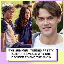 Bailey Cummins's Instagram, Twitter & Facebook