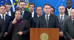 O presidente jair bolsonaro (sem partido) faz, neste momento, pronunciamento após a saída do ministro da justiça e segurança pública, sergio moro, do seu governo. Confira Os Principais Pontos Do Pronunciamento De Bolsonaro Sobre Saida De Sergio Moro Do Governo Politica Ultimas Noticias De Politica O Povo Online