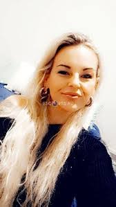 Kate Kinnear's Instagram, Twitter & Facebook