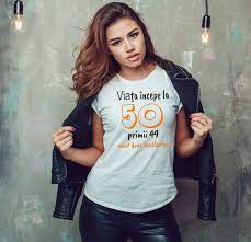Adica cu mult mai tarziu decat stiam pana acum. Tricou Personalizat Viata Incepe La 50 De Ani