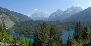 Jump to navigation jump to search. Fantastischer Blick Zur Zugspitze Von Der Fernpass Seen Trilogie Im Vordergrund Liegt Der Blindsee Der Name Blindsee Wettersteingebirge Zugspitze Wetterstein
