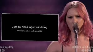 vers 1 har inte visat, inte vågat att se att va nån annan, inte vilja vara med vågar du släppa taget fast du lever för nån annan att vara älskad och få ge nånting tillbaks fast alla andra säger du finns inte kvar. Patmnb Ofdurqm