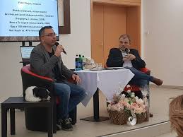 Muri enikő és egy kávé. Domina Domina