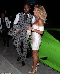 Ran zeigt die tweets und posts der stars. Jason Derulo Geniesst Die Nacht Mit Freundin Jena Frumes Die Begeistert In Rassig Low Cut Kleid Aktuelle Boulevard Nachrichten Und Fotogalerien Zu Stars Sternchen