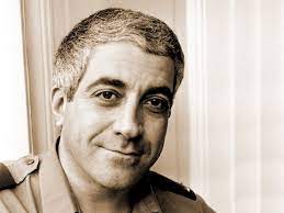 Otelo nuno romão saraiva de carvalho, gcl (portuguese pronunciation: El Capitan Otelo Saraiva De Carvalho Al Frente Del Ejercito Portugues Derroco A La Dictadura Lusa Sin Disparar U Otelo 25 De Abril Revolucion De Los Claveles