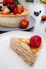 Un Gateau De Crepes Tout Doux Pour La Fete Des Mamans Recette Gateau Crepe Dessert Gateau