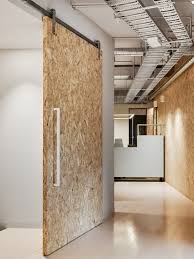 Zagames Head Offices Designed By Lukas Partners In Melbourne Australia Photography Brooke Holm Design De Casa Interiores Comerciais Portas De Correr Sala