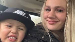 Tabatha Hubbard's Instagram, Twitter & Facebook