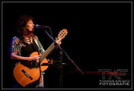 Kirjaudu facebookiin, niin voit alkaa jakaa ja jutella kavereillesi, perheenjäsenille ja tuntemillesi ihmisille. Ticorn Eselgeklapper Und Hochzeitslieder Kultur Kritik