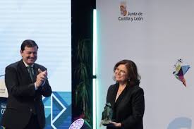 Mañueco reivindica el periodismo riguroso como garante de la verdad y al servicio de las personas