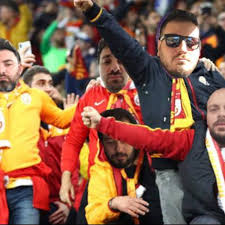 Haftasında trabzonspor, galatasaray'ı mağlup etmeyi başarırken maç sonu capsleri güldürdü. Rivrivcast Podash