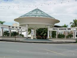 Look through examples of pintu gerbang translation in sentences, listen to pronunciation and learn grammar. Sibu Gateway Jalan Kampung Nyabor Visit Sarawak