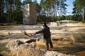 Константин хабенский, кристофер ламберт, фелисе янкелль и др. Archaeologists Uncover Buried Gas Chambers At Sobibor Death Camp Reuters