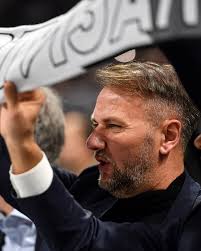 Marko Ivković iz Lajkovca nam sudi u nedelju u Zaječaru, a u (k)VAR sobi  sedeće Milan Mitić. Žuti kartoni kao bombone, crveni karton i penal