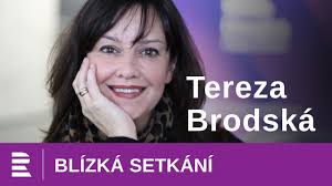 V televizi poprvé vystupovala v kachyňově seriálu vlak. Tereza Brodska Tech 10 Kilo Uz Po Dvaapadesatce Nikdy Nesundam Youtube