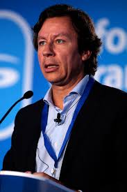 The speaker decides who may speak and has the powers to discipline members who break the procedures of the chamber or house. Carlos Floriano Wikipedia La Enciclopedia Libre