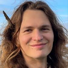 Sadie Fowler's Instagram, Twitter & Facebook