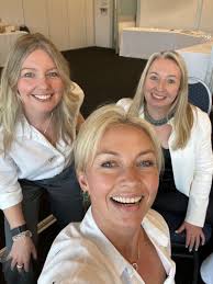 Fiona McKinnon & I enjoyed a fantastic curry 🍛 lunch & catch up with the  trustees, patrons & sponsors of The Venkat Trust this Sunday lunchtime at  Sussex Cricket.