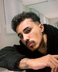 Gabily chora por morte de mc kevin: Apos Acusacoes De Racismo E Assedio Mc Livinho Se Pronuncia Arco Com Minhas Responsabilidades Verso Diario Do Nordeste