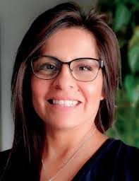 Cindy Renshaw's Instagram, Twitter & Facebook