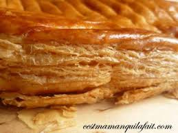 Recette galette des rois : Galette Des Rois A La Creme D Amande Traditionnelle C Est Maman Qui L A Fait