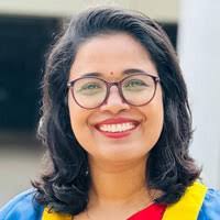 Caroline Chamberlain's Instagram, Twitter & Facebook