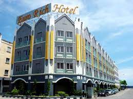 We went to jonker street during the daytime, strolling along the streets for snacks and souveniers. Popular Hotels Near Jonker Street Melaka Klia2 Info
