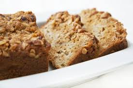 Commencez Par Preparer Vos Pommes Reservez Dans Un Grand Bol A L Aide D Un Fouet Melangez Les Oeufs La Vanille L Huile In 2020 Desserts Bread Recipes Sweet Food