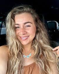 Amanda Getchell's Instagram, Twitter & Facebook