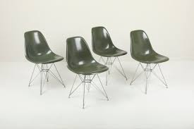 Pin By Domingocomms On Thingy Dingy Eames Fiberglass Chair Molded Chair Fiberglass Shell Chairs