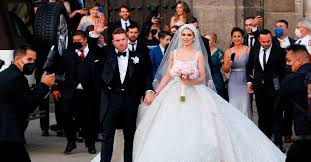 Prison sources told the miami herald that hernandez strangled mark, cut off his ear and gouged out. The Incredible Amount That Mana Charged For Singing At Canelo Alvarez S Lavish Wedding Archyde