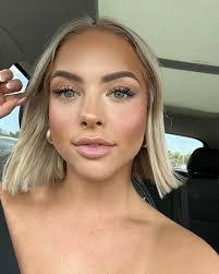 Savannah Clayton's Instagram, Twitter & Facebook