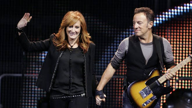 Bruce Springsteen, Patti Scialfa rock the Wonder Bar