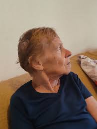 Goedemiddag allemaal Inmiddels een dag thuis, even wennen aan een ander  ritme naast het genieten van de verbeteringen. Even met Wil bij de kapster  geweest en weer lekker gekortwiekt handig als we