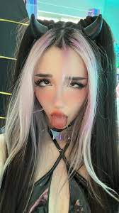 Twitter: Alyri_tv : rAhegao_IRL