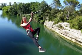 Bonjour, nouvelle dans le gard je cherche à faire des rencontres amicales pour échanger, marcher, boire un verre, rompre ma solitude partager des choses élémentaires. Ez7qriyctoh4em