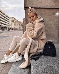 2020 Kurk Pelus Kaban Modelleri Ve Kombinleri Alimli Kadin Stil Kiyafetler Tarz Moda Moda Kiyafetler